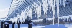 Icicles on a pipeline